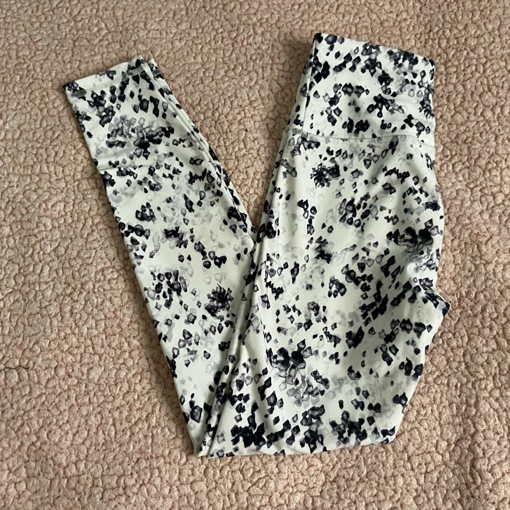 Balance Collection Black and White Patterned Leggings